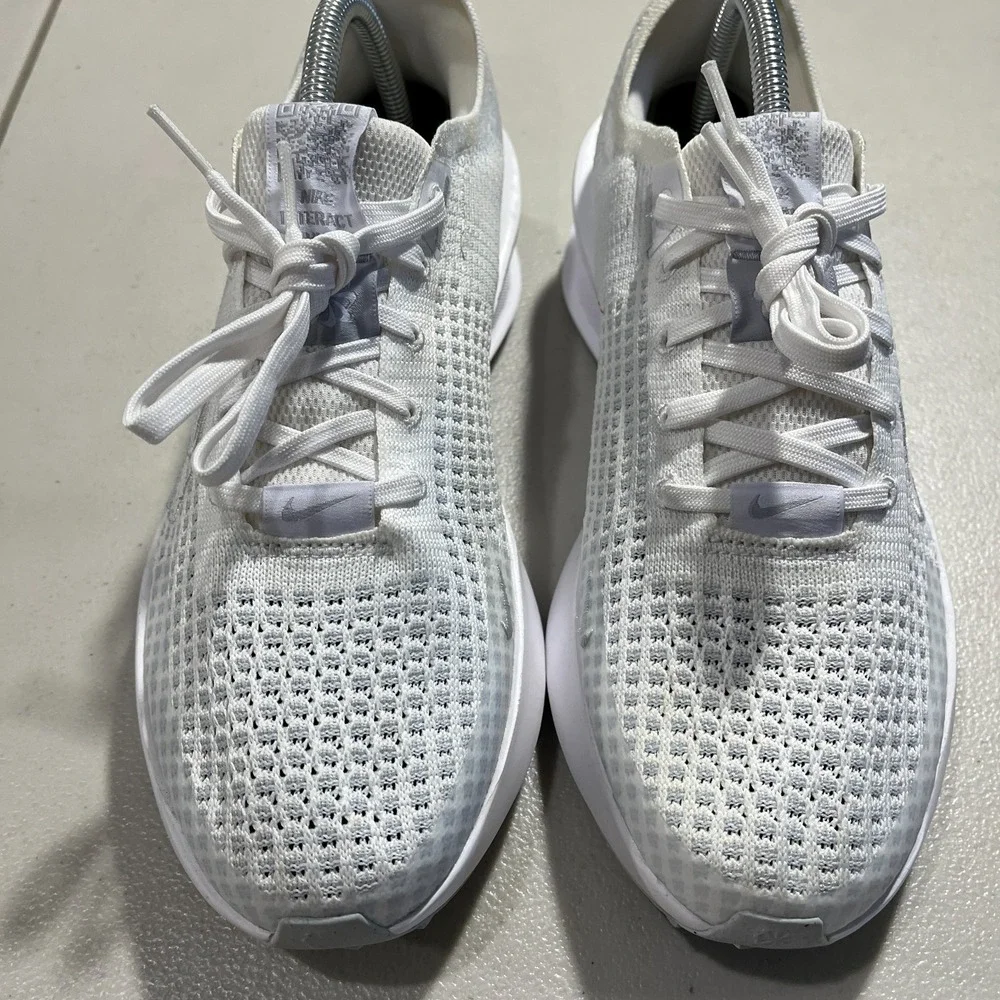 Nike Interact Run Running Shoes Men 8.5 Flyknit Mesh White Wolf Grey FD2291-104